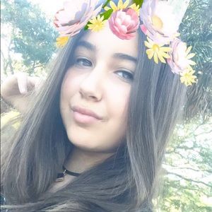 Meet your Posher, Danielle